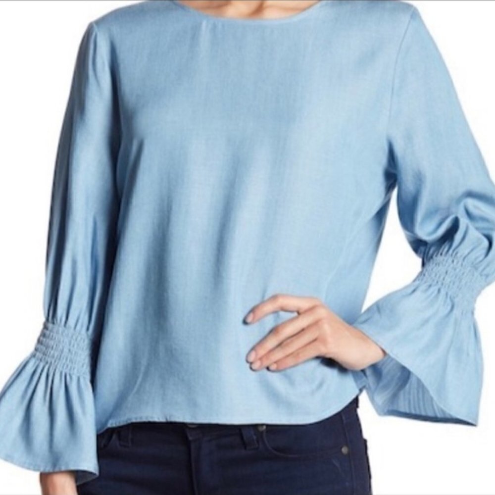 14 & Union Bell Sleeve Chambray‎ Top S